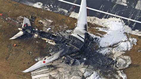 japan airlines plane fire coast guard plane